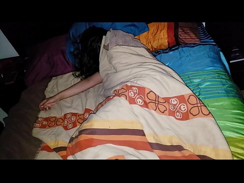 ❤️ El fillastre renya la seva jove madrastra mentre dorm. ❌ Porno al porno ca.com-fullporner.ru ️❤